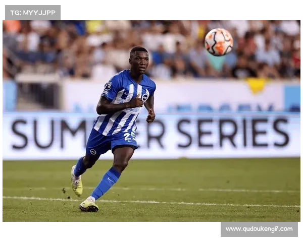 多重因素解析卢卡库加盟曼联的动因与影响